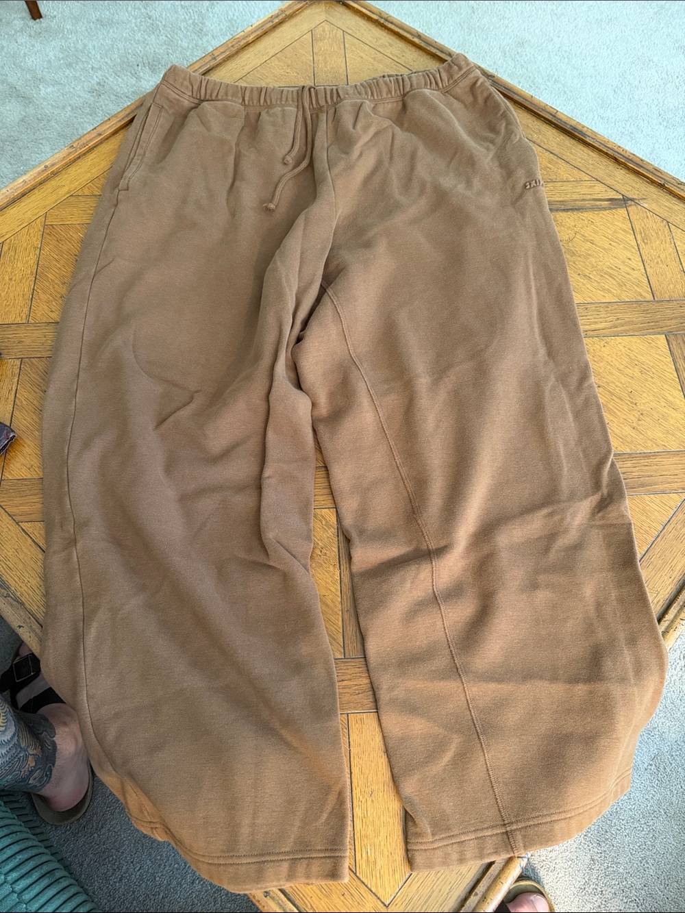 Women’s SKIMS brown fleece sweatpants. Brown. XXL. Excellent condition